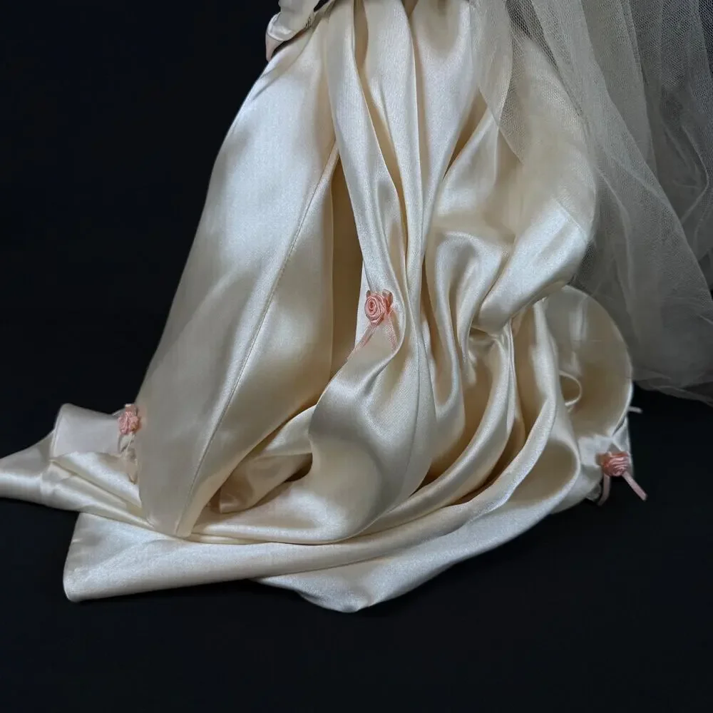 Ashton Drake Galleries Elizabeth 1990s Porcelain Doll Wedding Dress Vintage 20'